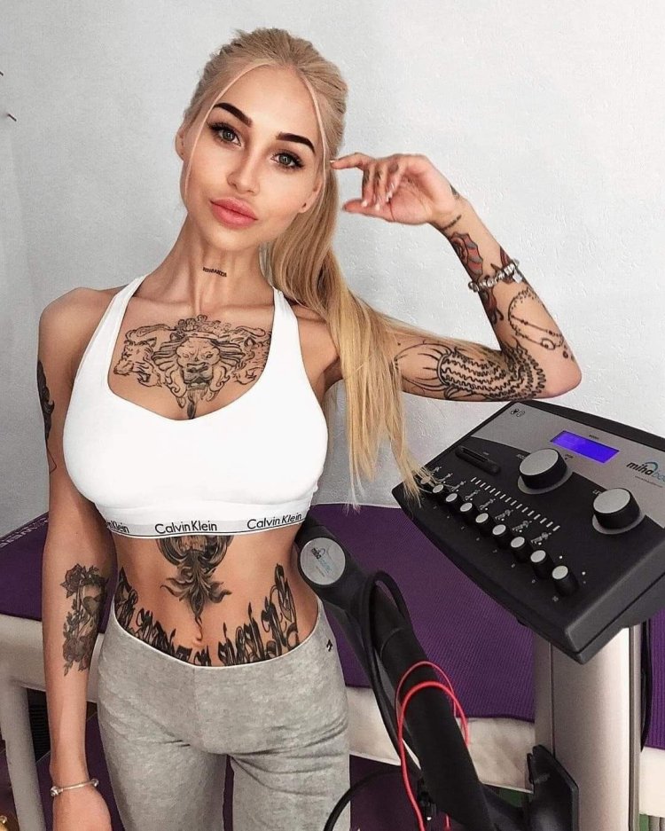 Alena Omovich Elizabeth Definhy