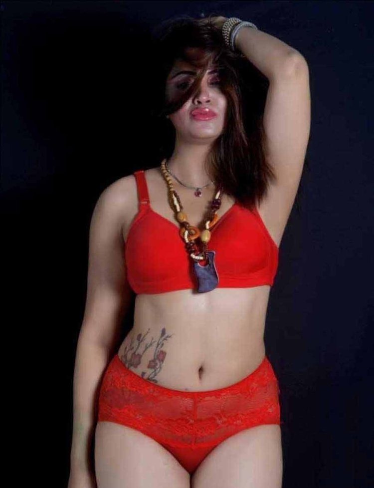 Arshi Khan Bikini