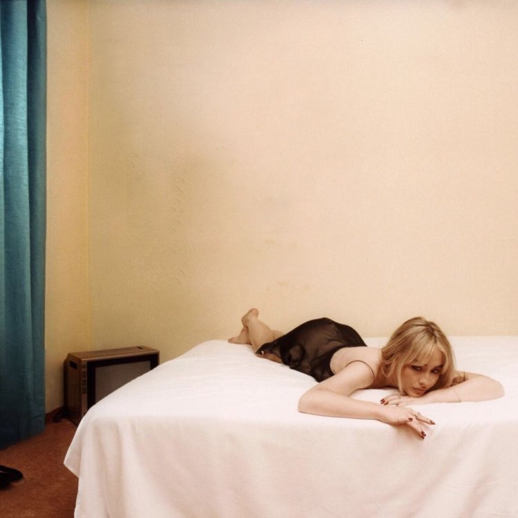 Sabrina Carpenter Emails I canon Send