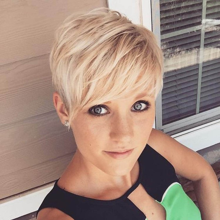 Pixie bob haircut for short hair blond