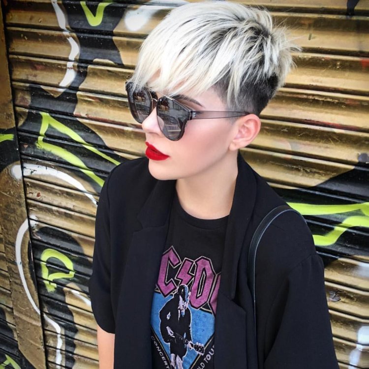 Pixie tumbo haircut female