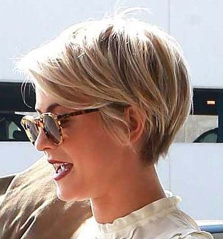 Haircut Long Pixie Bob Blond