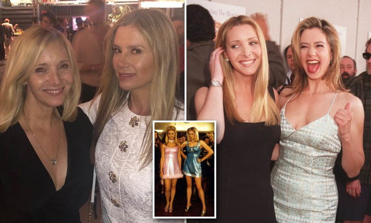 Lisa Kudrou and sister