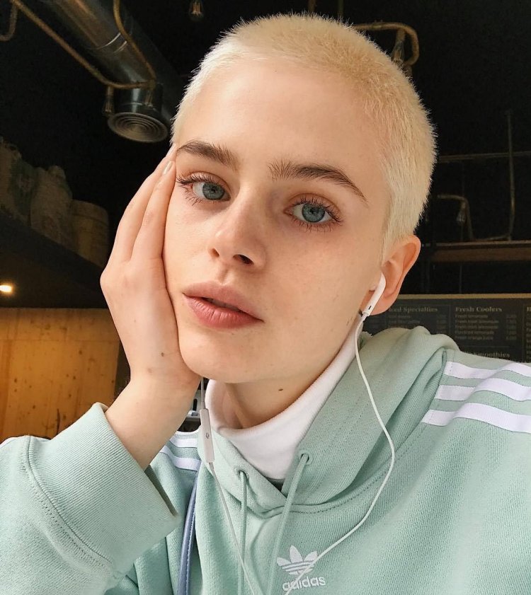 Cajsa Weissberg with hair