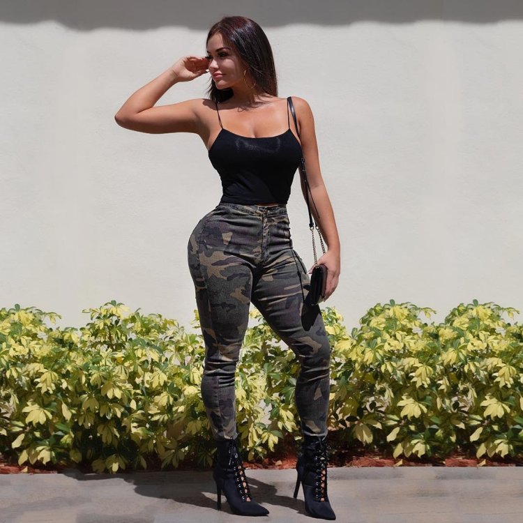 Genesis Mia Lopez Bio