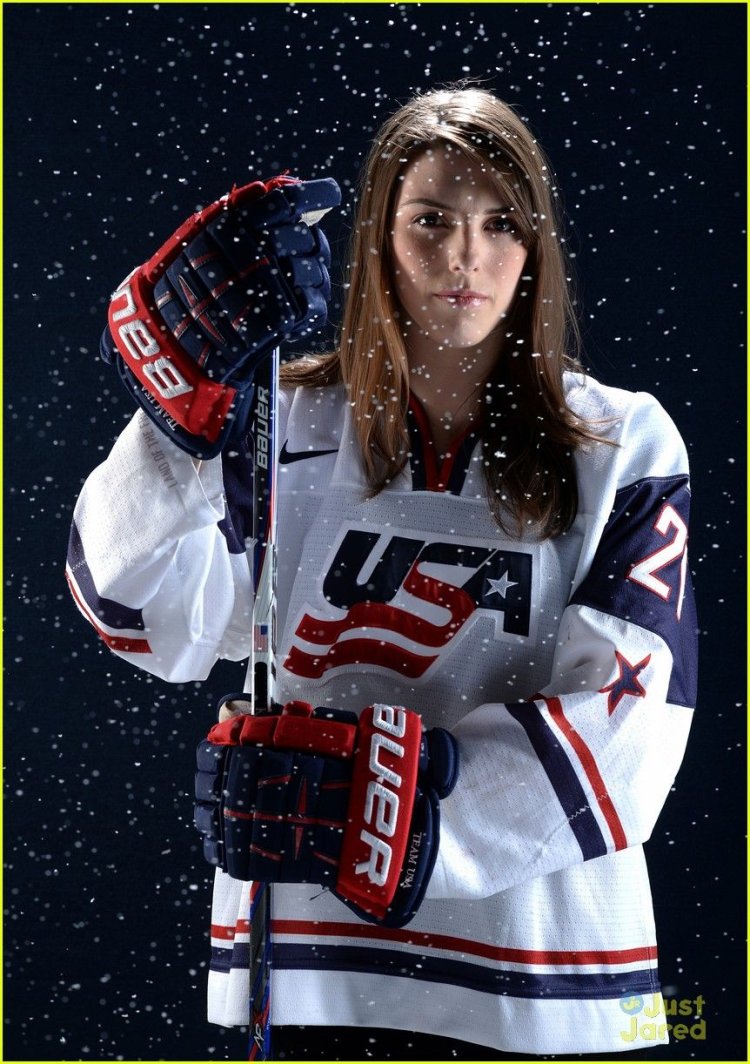 Hilary Knight photo shoot
