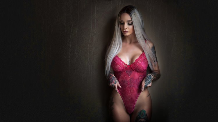 Beautiful tattooed girls