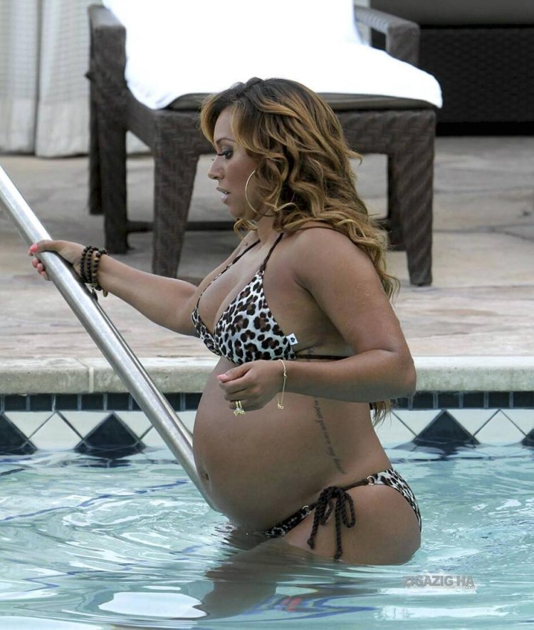 Elena Brown photo in a swimsuit