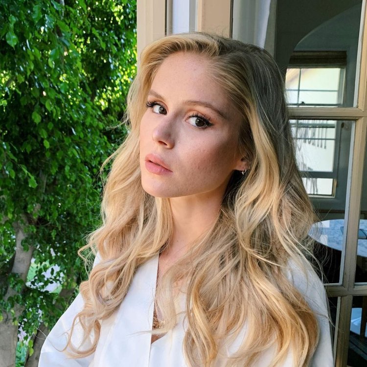 Erin Moriarty is hot