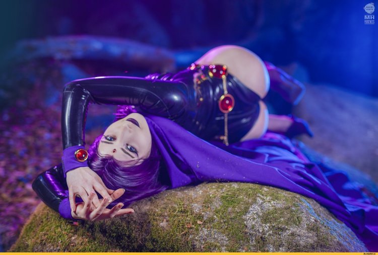 Raven Cosplay