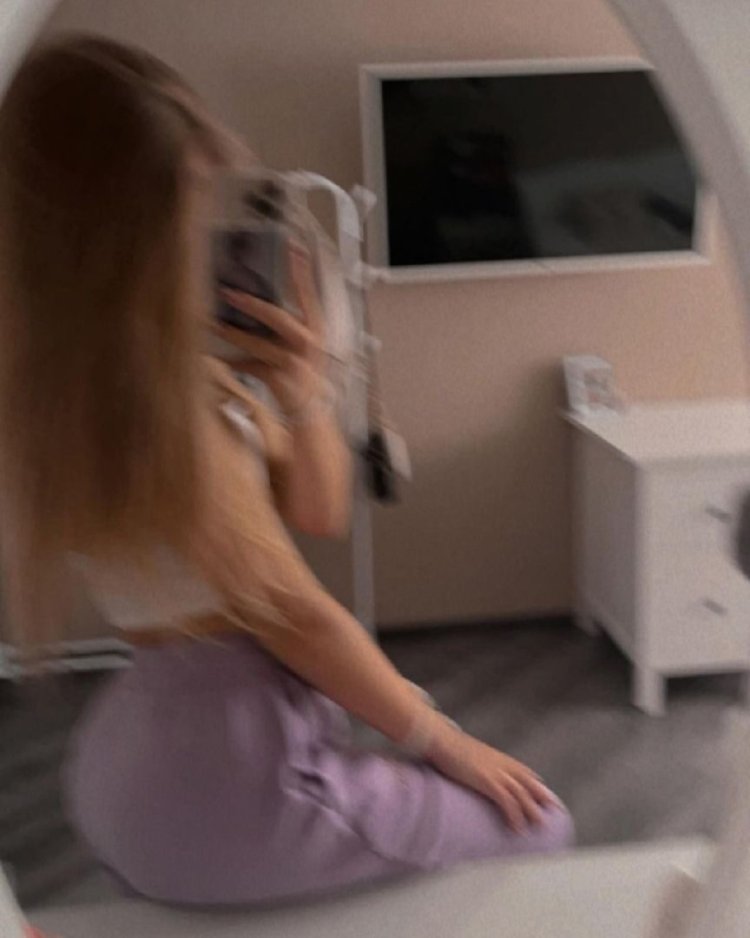 Lera Simonova ass