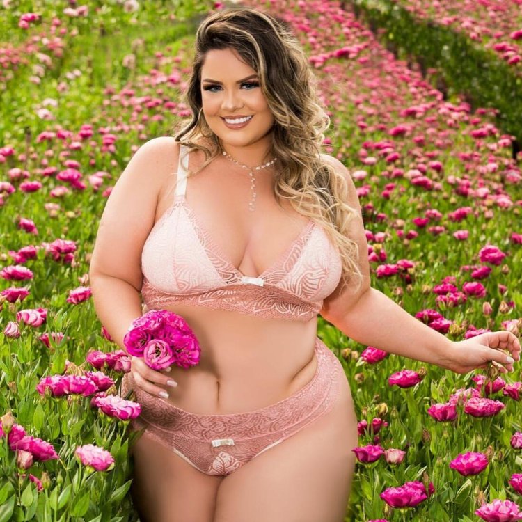 Amanda Santana Plus Size