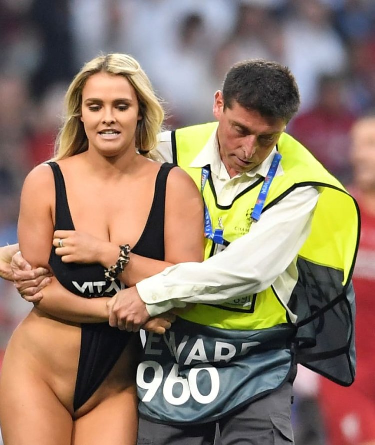 Kinski Volanskoy boobs