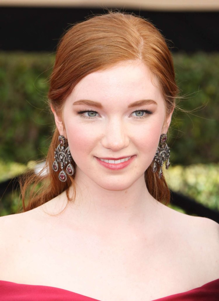 Haley Bennett Annalis Basso