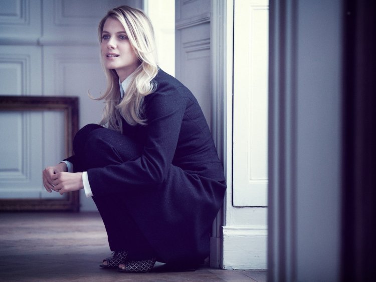 Melanie Laurent Maxim