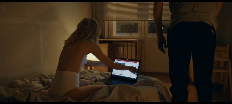 Lena Tronina Happy End