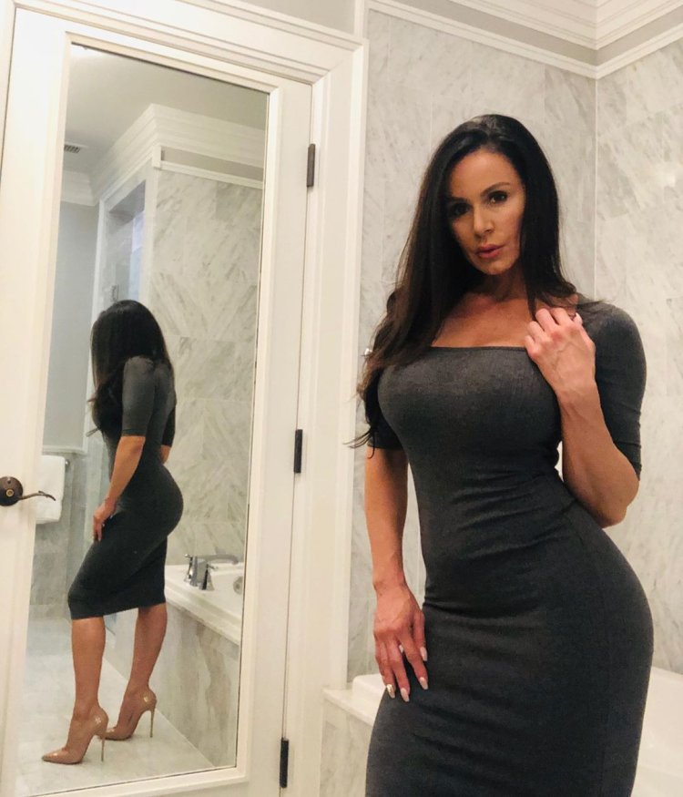 Kendra Last Selfie in a dress