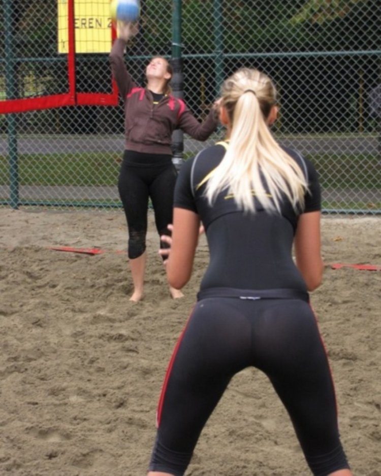 Girls in seamless tights