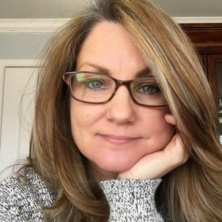 Selfies women 40 years old