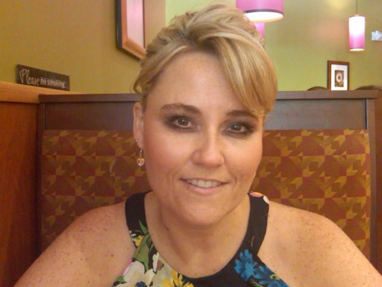 Selfies women 40 years old