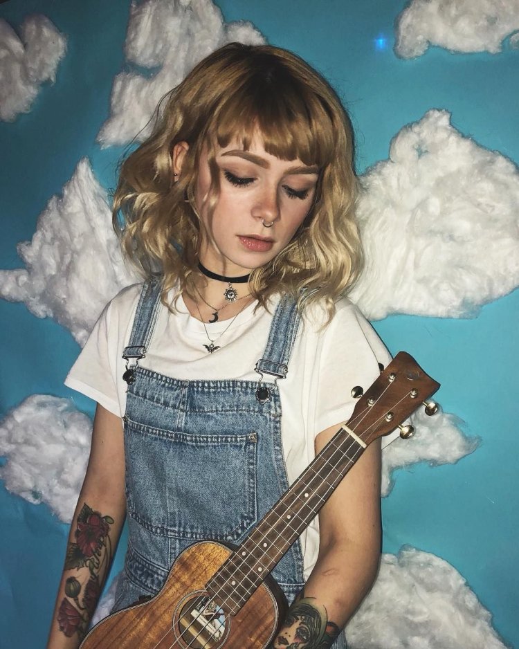 Girl in the style of grunge