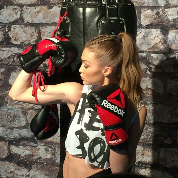 Gigi Hadid Kikboxing