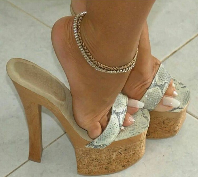 A questionnaire with shoes