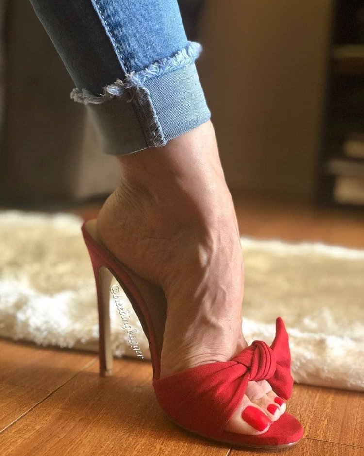 Women's feet in shoes