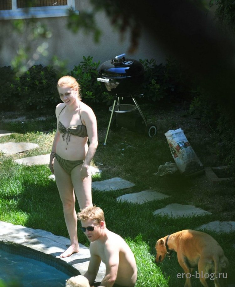 Amy Adams in a swimsuit photo