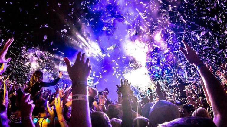 Open -air dance floor