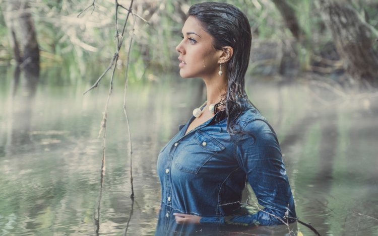 Girl in a wet shirt