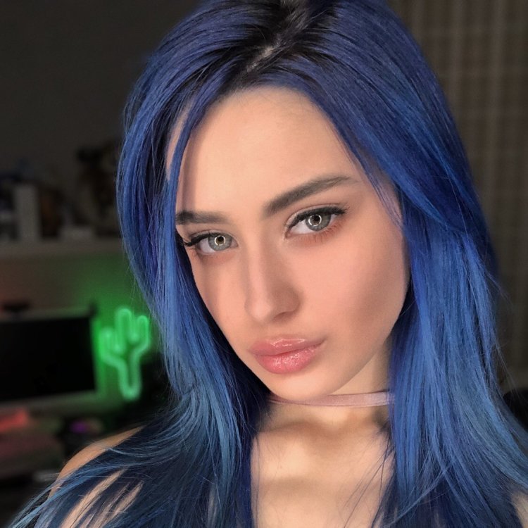 Morana Batori Blue Hair