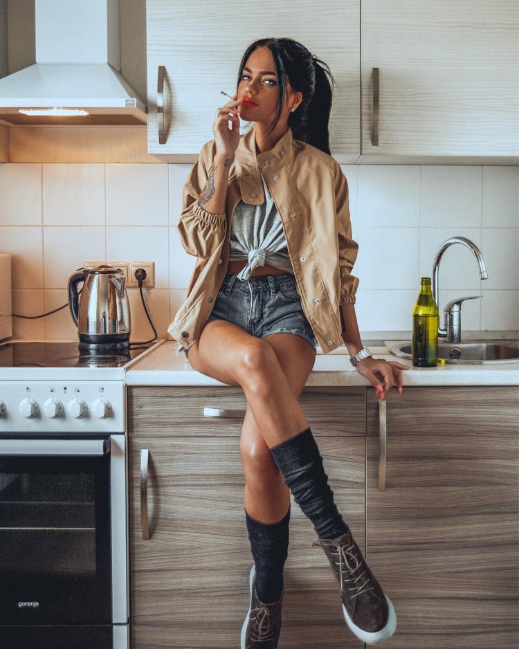 Julia Shcheglova from home 2