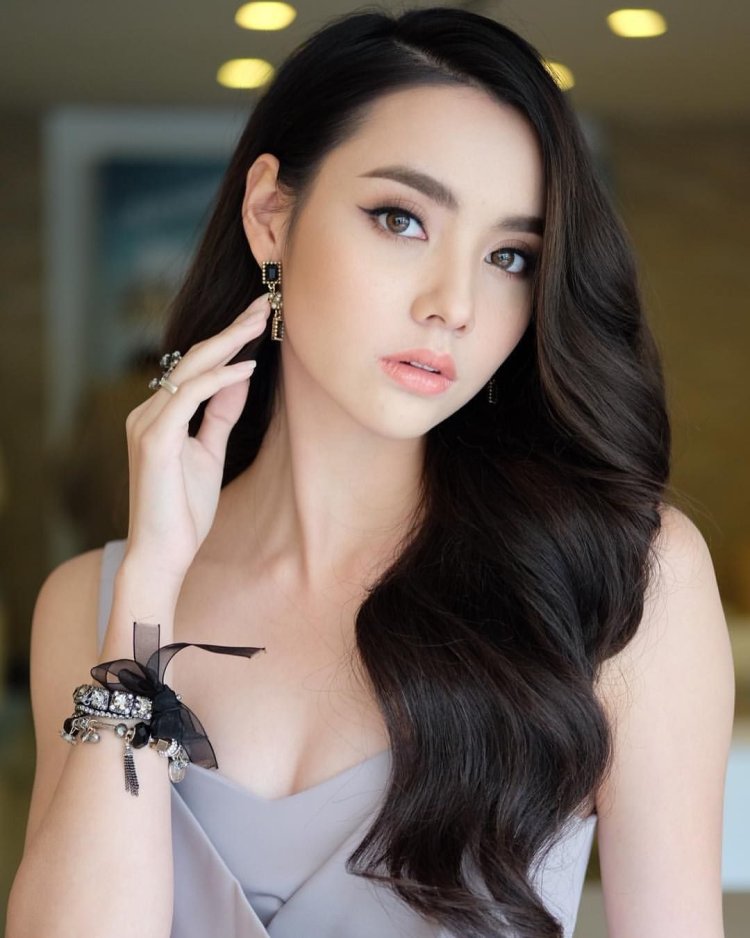 Mukda actress Thailand