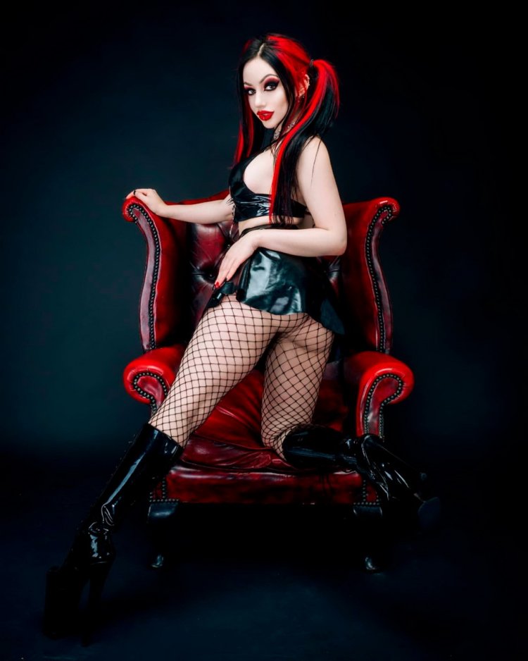 Dani Divine and Starfucked