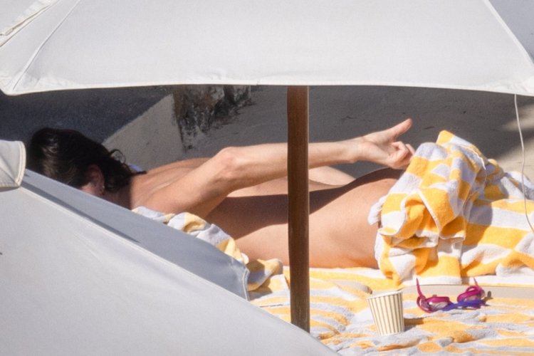 Charlize Theron Topless