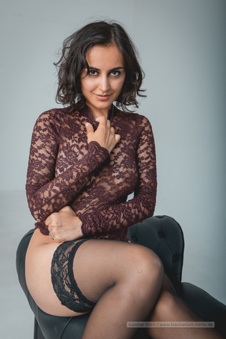 Yasmeena ali photo shoot