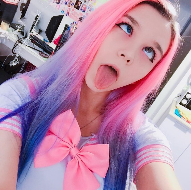 Nyashka with pink hair
