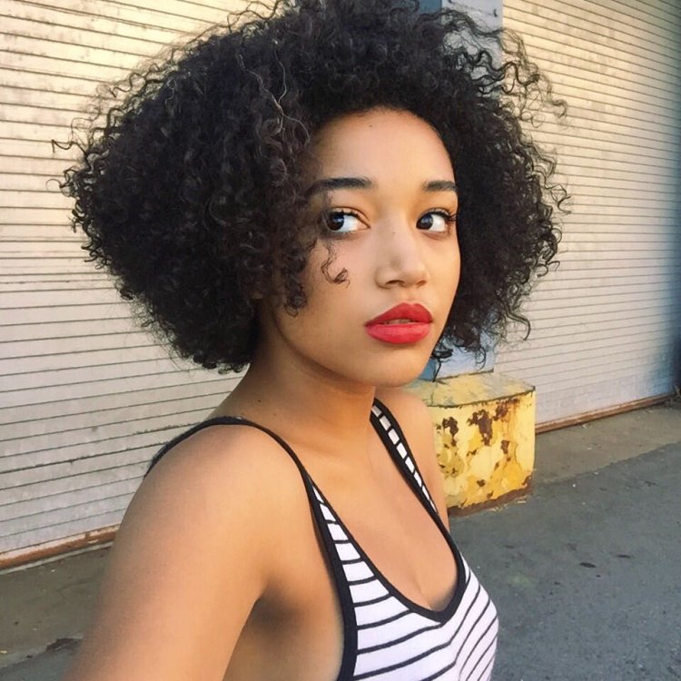 Amandla Stanberg Selfie