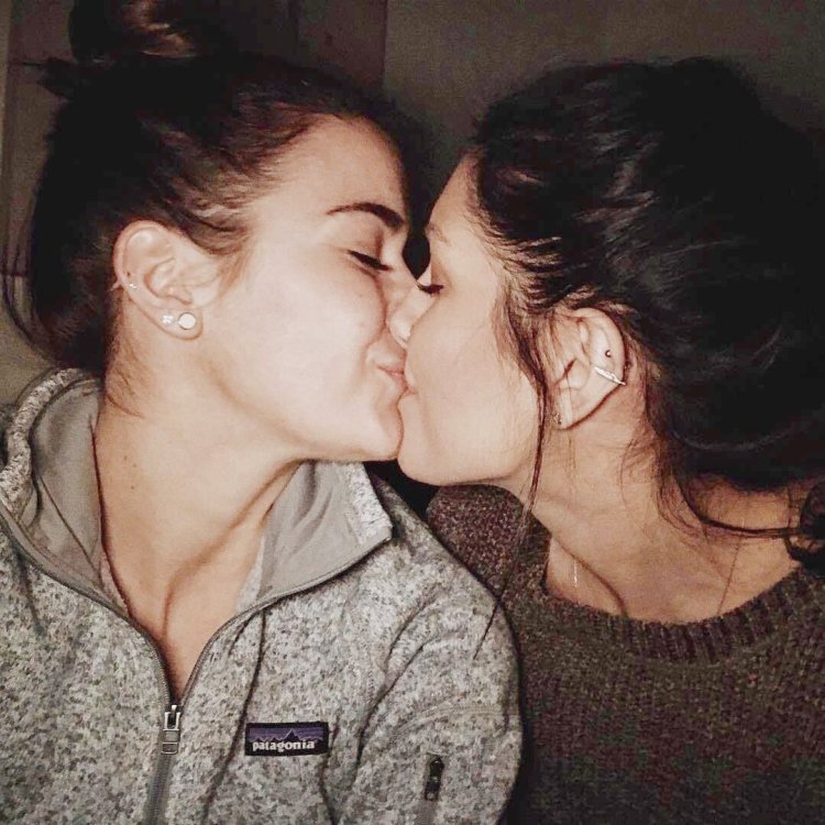 Kiss Two Glass Homemade