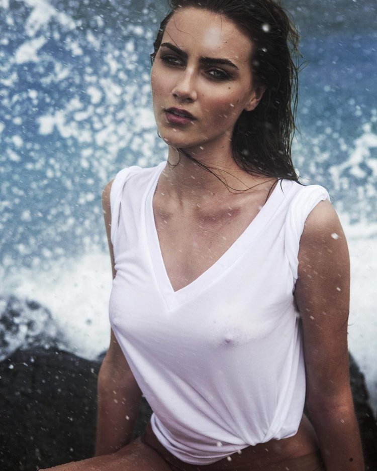 Anna Wolf (Anna Wolf)