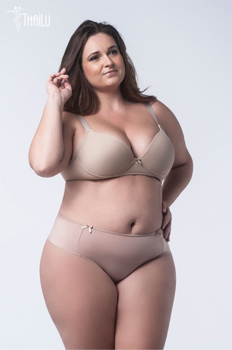 Nikki Hunter in a swimsuit