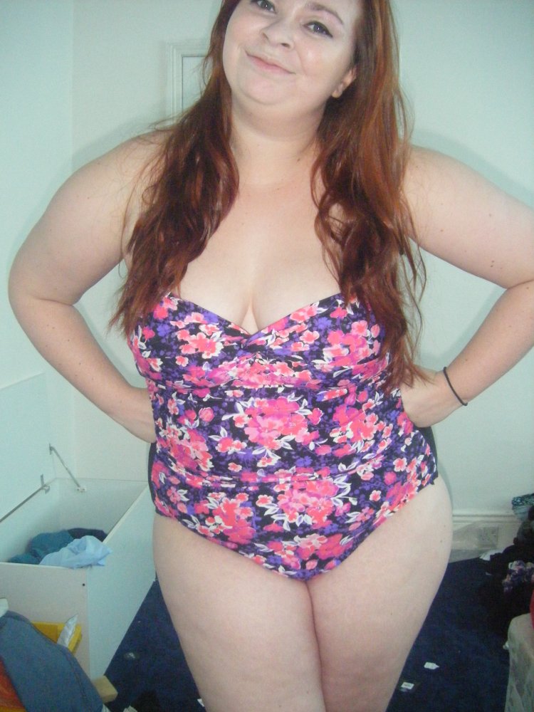 Curvy Claire in a swimsuit