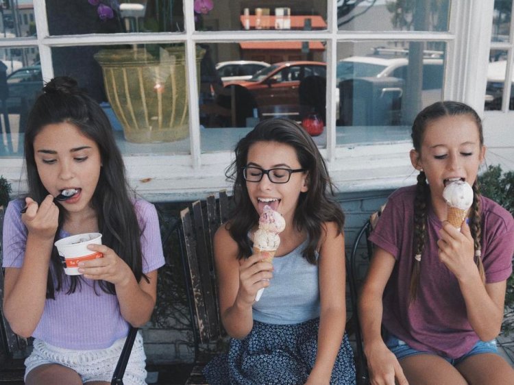 Madisyn & Melissa Piconjo