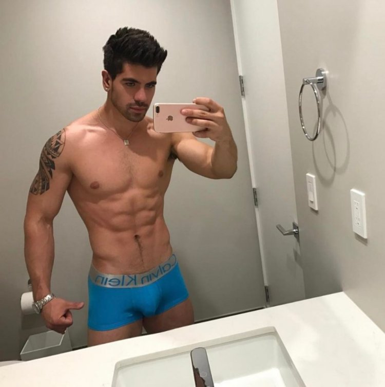 Sports guys with big