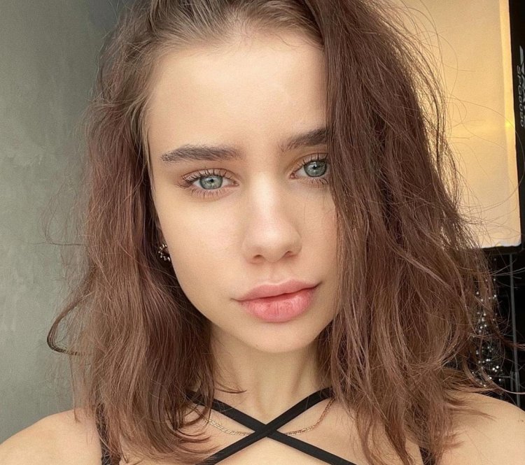 Tender Nastya Kravford