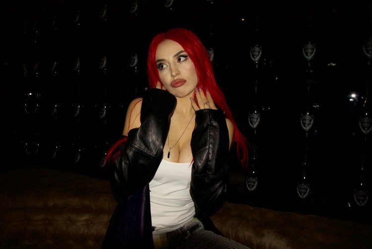 Autograph Max Ave photo