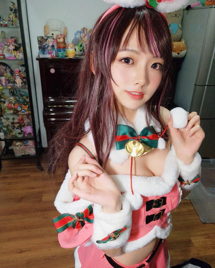 Moemoe Sawaki Cosplay