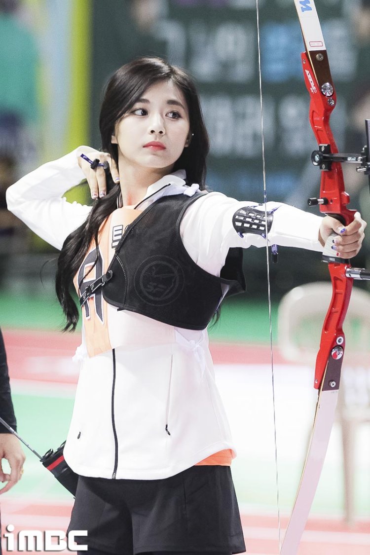 Korean archer Tzuyu