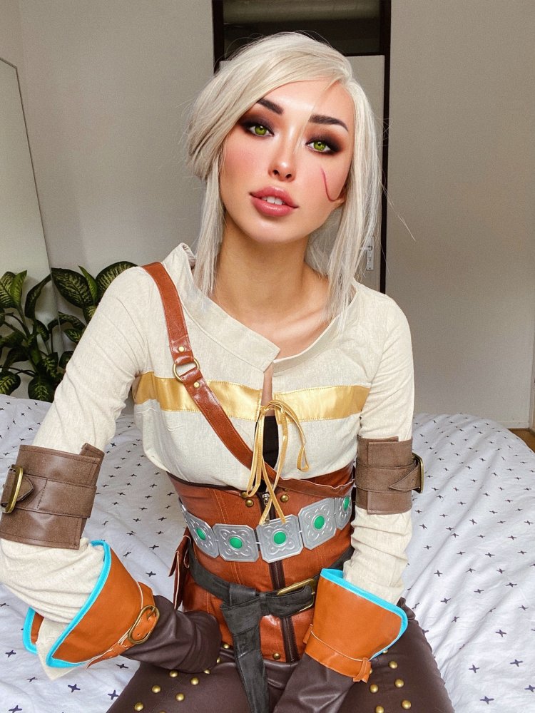 Ciri is a beautiful cosplay